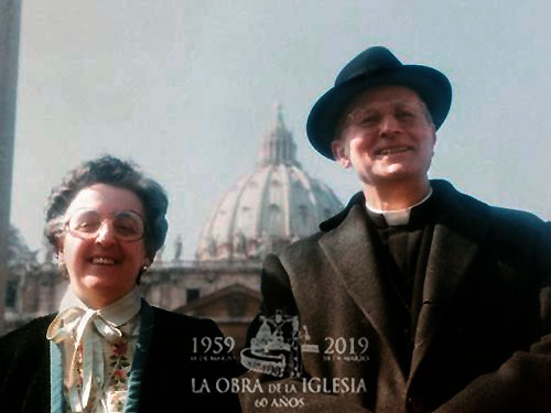 La Madre Trinidad de la Santa Madre Iglesia y D. Laureano Castán Lacoma, El Obispo de La Obra de la Iglesia